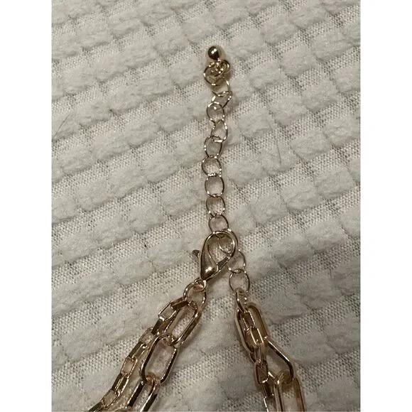 Elegant Gold and Silver Chain Bracelet - Picture 4 of 4